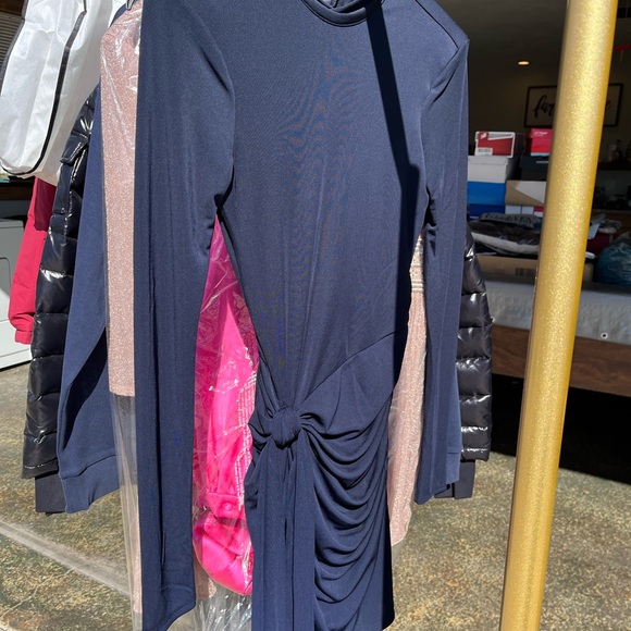 CINQ À SEPT
Elegant Navy Blue Long Sleeve Dress - Picture 2 of 4